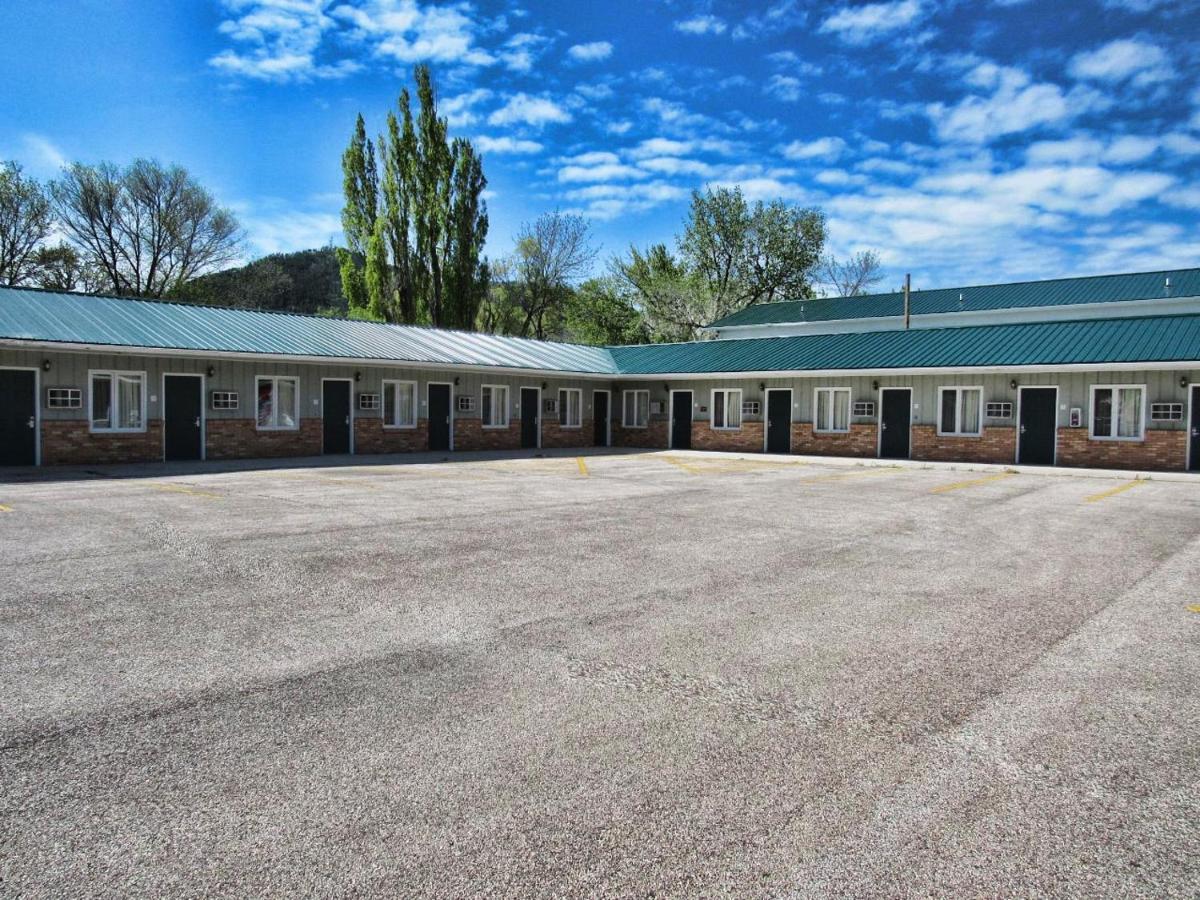 Deer Lodge Motel Sundance Ngoại thất bức ảnh