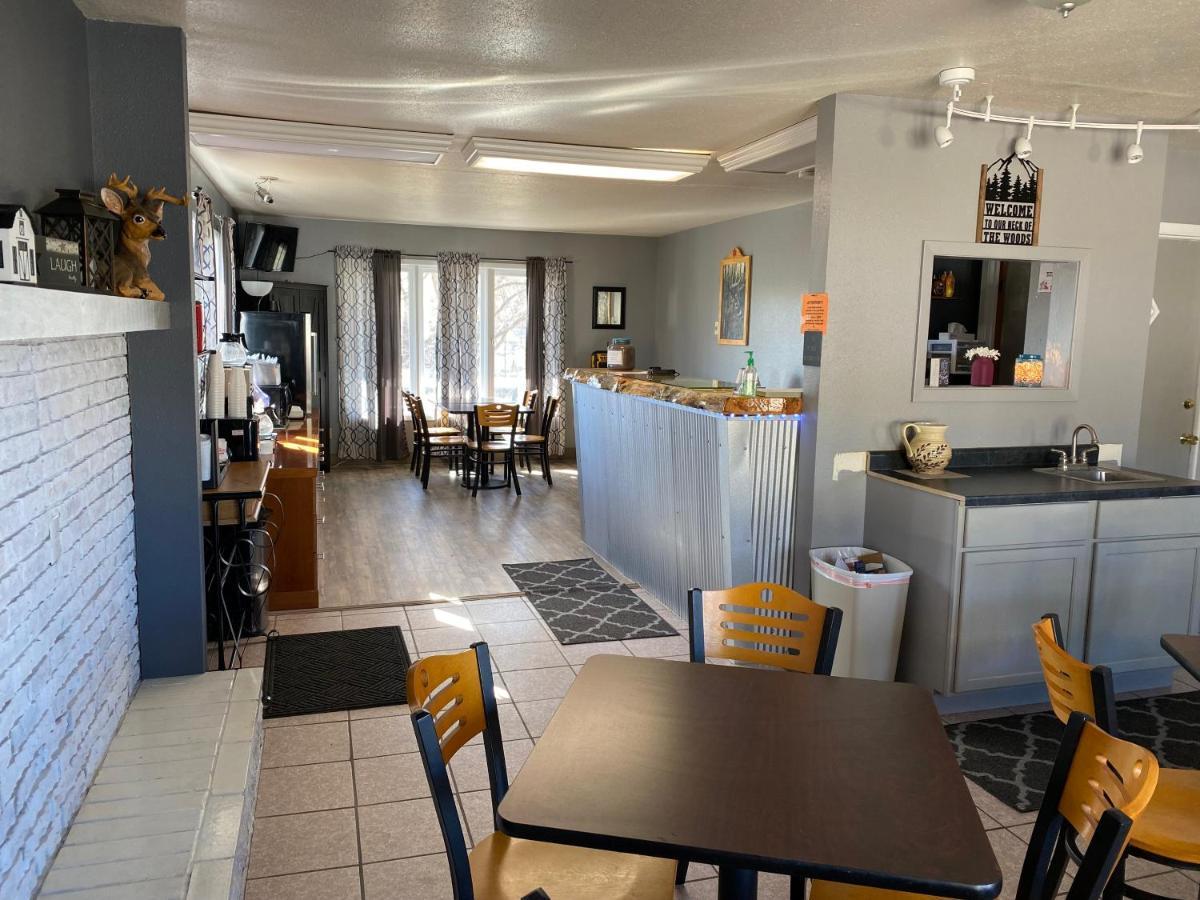 Deer Lodge Motel Sundance Ngoại thất bức ảnh