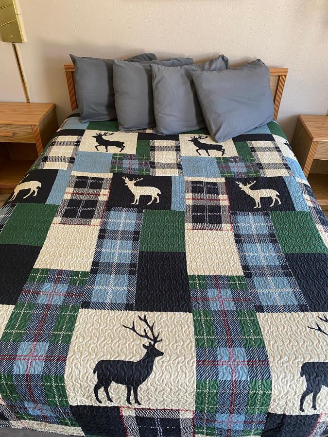 Deer Lodge Motel Sundance Ngoại thất bức ảnh